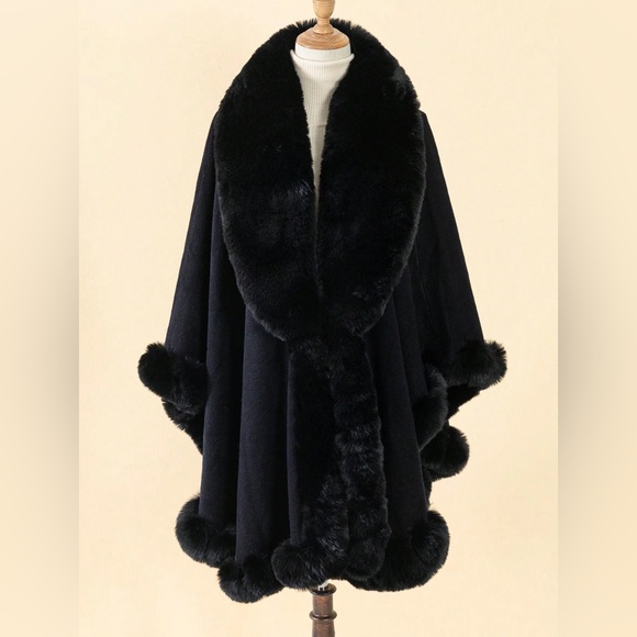 🆕 Fur Trimmed Collar Shawl Cape - Picture 3 of 8